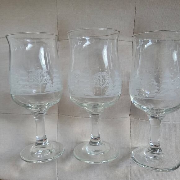 Vintage Christmas Wine Glasses Winter Wonderland Frosted Tulip Hand Blown Set 3 - Picture 6 of 7
